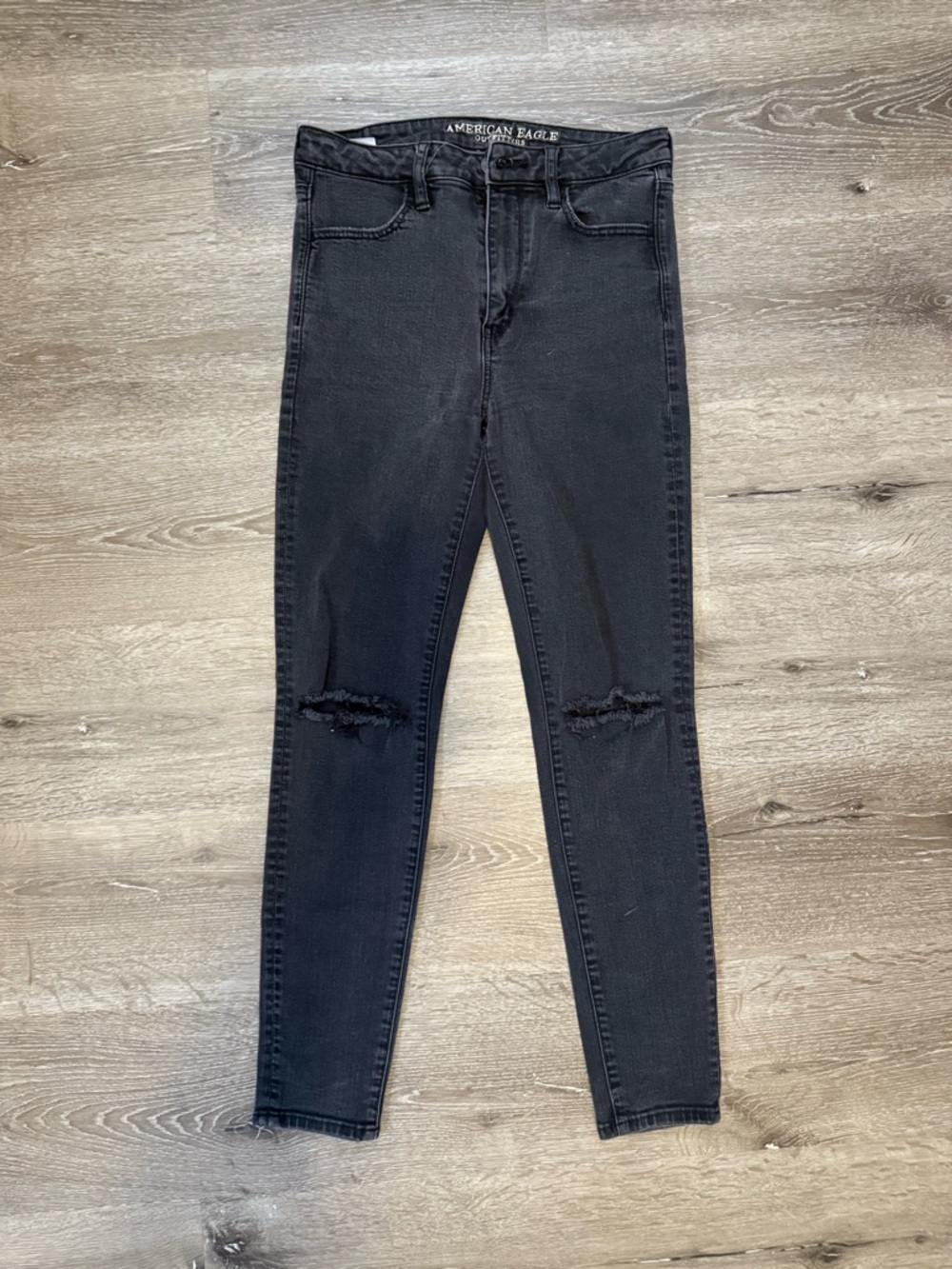 American Eagle Super Hi-Rise Black Distressed Jegging Size 8 Regular